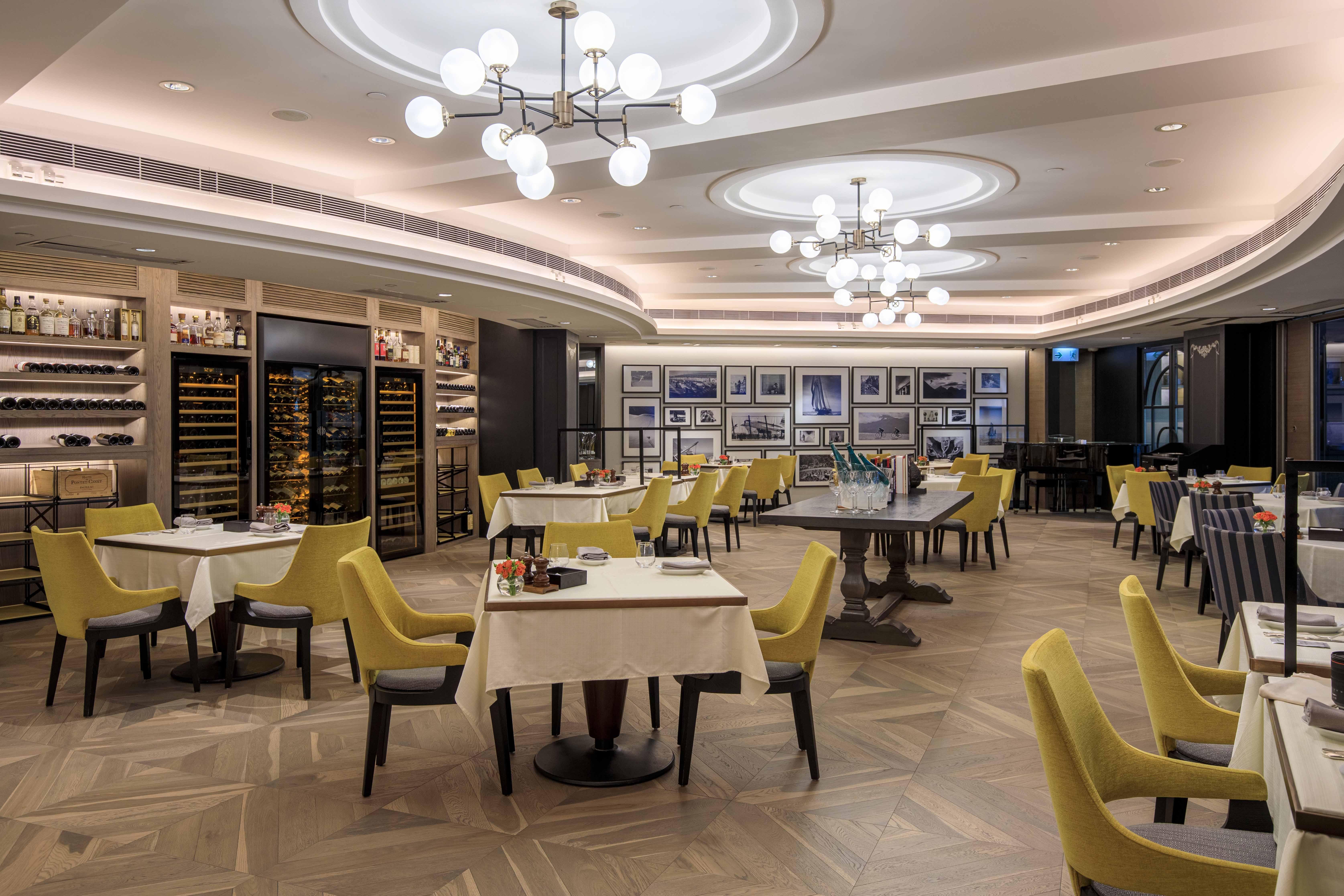 뉴 월드 밀레니엄 홍콩 호텔 외부 사진 The interior of the restaurant