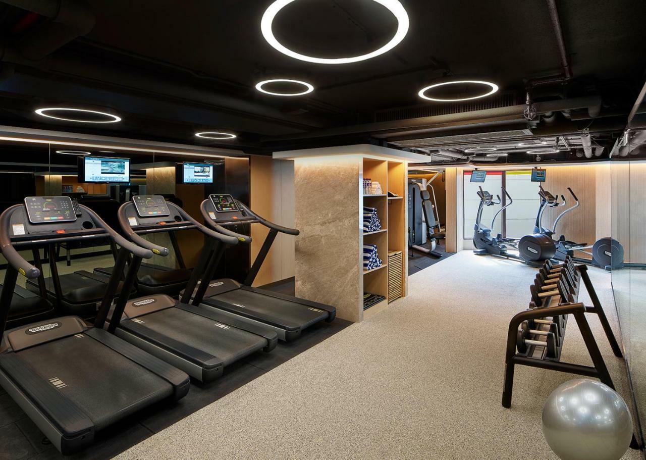 뉴 월드 밀레니엄 홍콩 호텔 외부 사진 The gym at the hotel